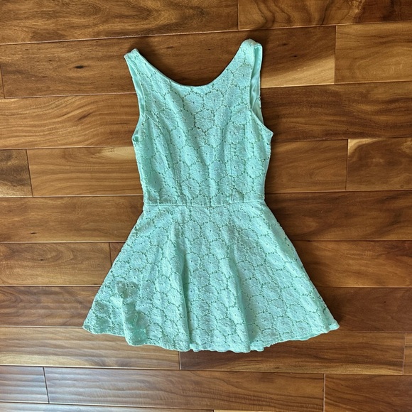 Speechless Mint Green Lace Mini Dress size 5 - Picture 1 of 4